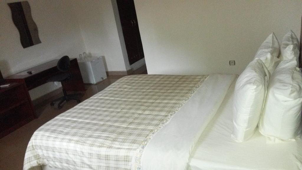 Zambezi Inn Hotel โคนาครี ห้อง รูปภาพ