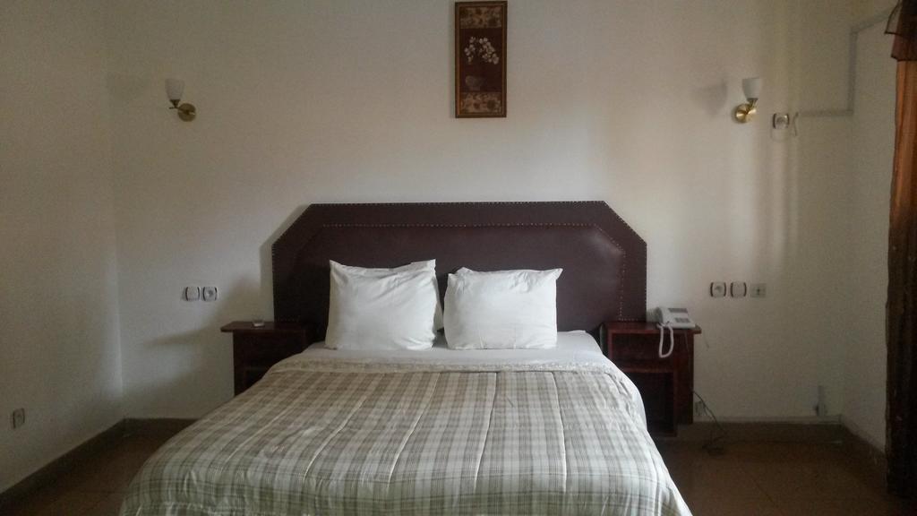 Zambezi Inn Hotel โคนาครี ห้อง รูปภาพ