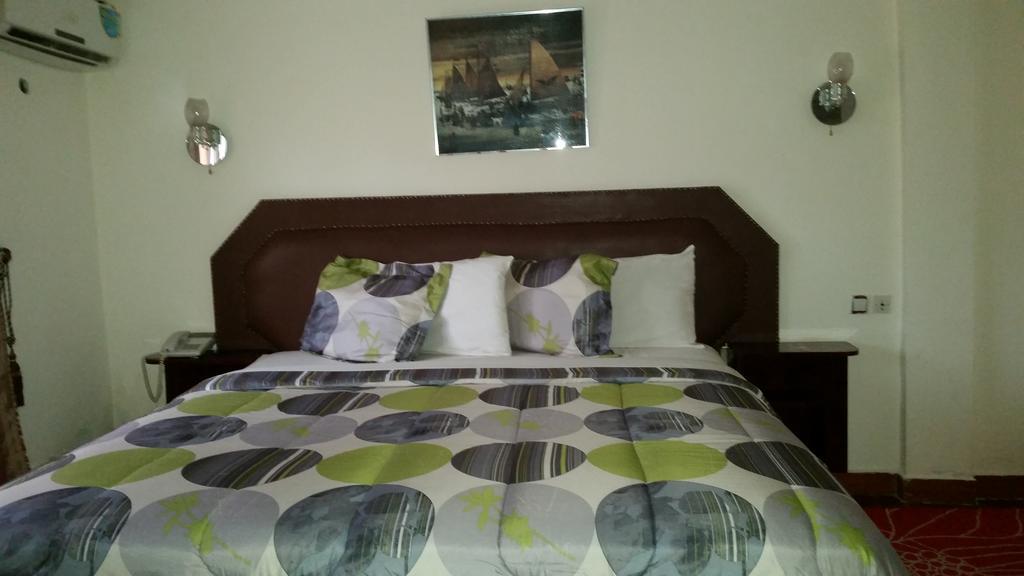 Zambezi Inn Hotel โคนาครี ห้อง รูปภาพ