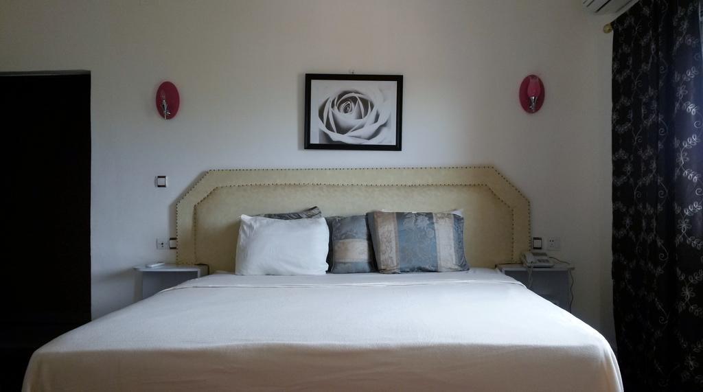 Zambezi Inn Hotel โคนาครี ห้อง รูปภาพ
